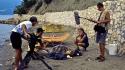 Reinhold Rühl interviewt eine Tierschützerin auf der Insel Zakynthos
